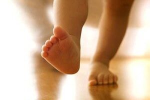Почему ортопедическая обувь важная в формировании детской ходы?