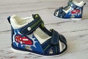 Какую обувь приобрести ребенку в садик?
