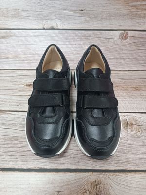 Кросівки чорні на чорно-білій підошві Woopy, 25