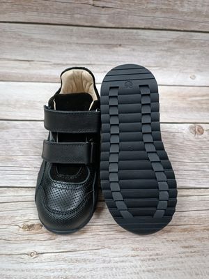 Кросівки високі чорні з перфорацією Woopy, 22