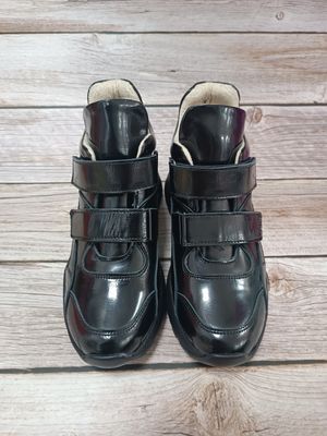 Кросівки високі чорні лак Woopy, 38