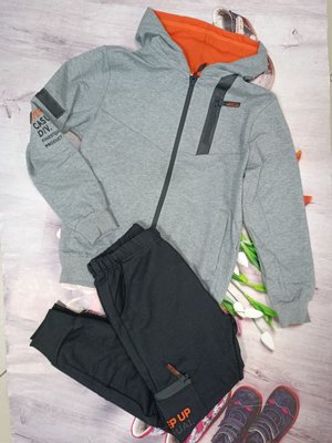 Серо-черный спортивный костюм с оранжевым капюшоном., 146
