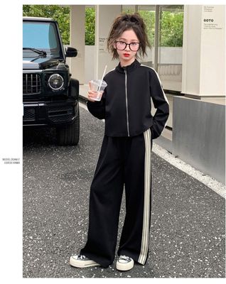 Черный костюм с бежевыми полосками, для девочек, 130